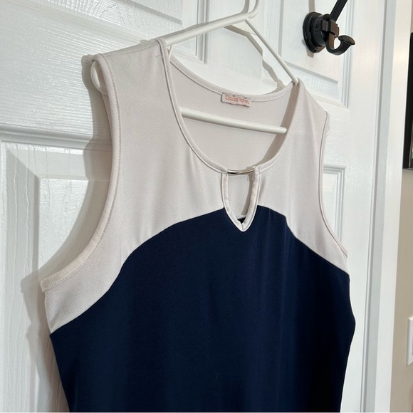Keyhole Colour Block Tank Top - Picture 4 of 12